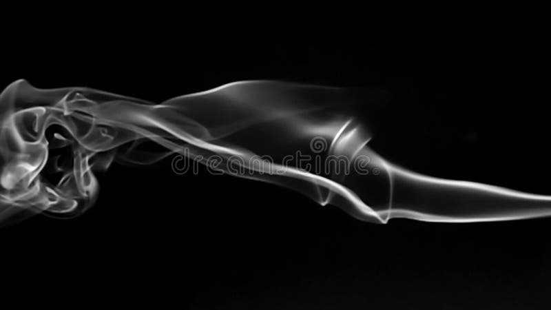 Witte rook abstracte trage beweging op zwarte achtergrond