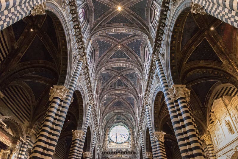 Wnętrza o Siena Duomo Katedralni di Siena, średniowieczny kościół, Ja obraz royalty free Wnętrza o Siena Duomo Katedralni di Siena, średniowieczny kościół, Ja obraz royalty free