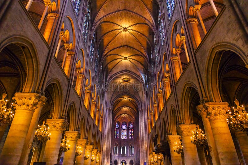 Wnętrze Wysklepia witraż Notre Damae Katedralny Paryski Francja