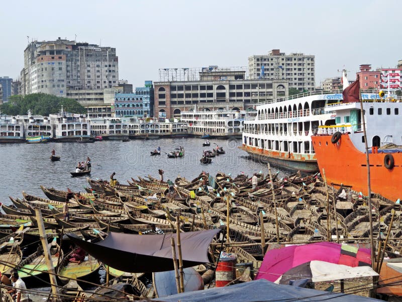 wodden les bottes d'aviron, Dhaka, Bangladesh photo stock wodden les bottes d'aviron, Dhaka, Bangladesh photo stock