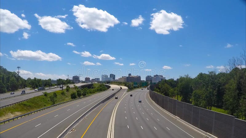 Wolken bewegen sich über die Umgehungsstraße in der Nord-Virginia-Zeitspanne