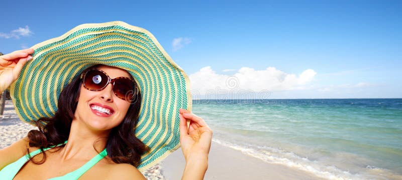 https://thumbs.dreamstime.com/b/woman-beach-vacation-wearing-sunglasses-hat-summer-35579795.jpg