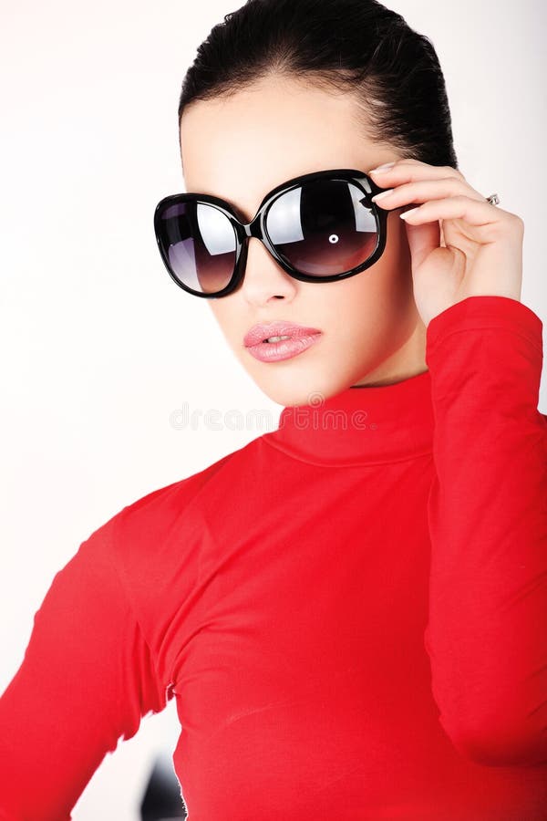 Woman with big sun glasses