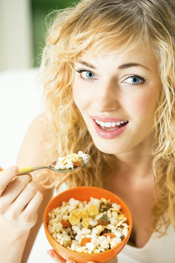 Woman with cereal muslin