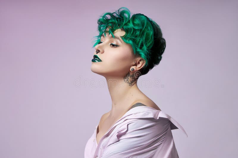 Woman with Creative Green Coloring Hair and Makeup, Toxic Strands of Hair.  Bright Color Curly Hair on the Girl Head, Professional Stock Image - Image  of color, lips: 179002287