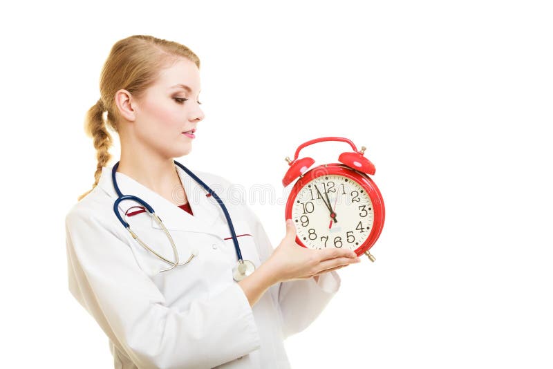 Доктор час doctor clock. Врач с часами. Часы доктор. Часы медицина. Часы женщина врач.