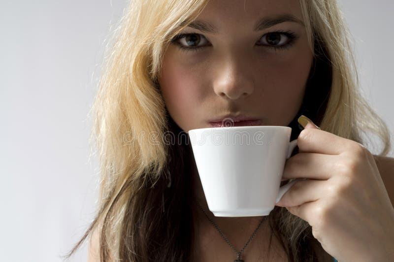 Woman drinking coffe