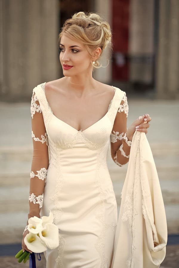 Woman Face Beauty. Beautiful Fiancee in White Dress Stock Photo - Image of  caucasian, dress: 117205812