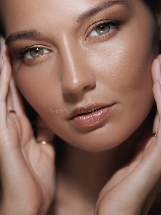 https://thumbs.dreamstime.com/b/woman-flawless-skin-gently-touching-her-face-soft-focus-beauty-portrait-close-up-young-woman-radiant-flawless-375657860.jpg