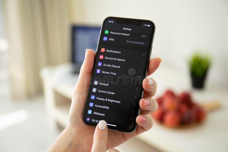 Woman Hand Holding IPhone X with IOS 13 Dark Mode Editorial Stock Image - Image of hold, finger: 156831394 Woman Hand Holding IPhone X with IOS 13 Dark Mode Editorial Stock Image - Image of hold, finger: 156831394
