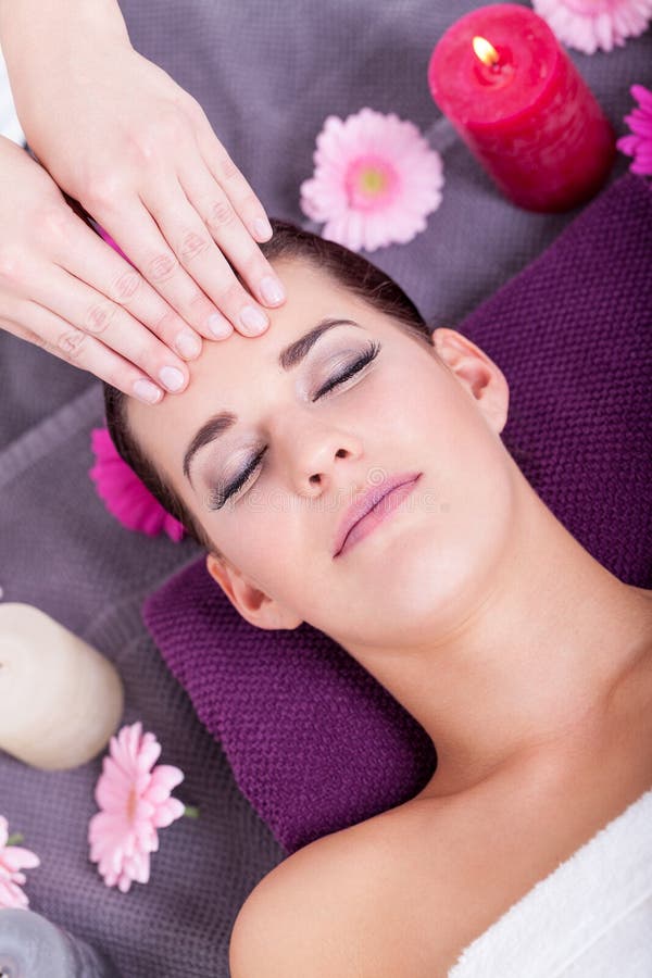 Woman Having A Relaxing Facial Massage Stock Image Image Of Gerbera