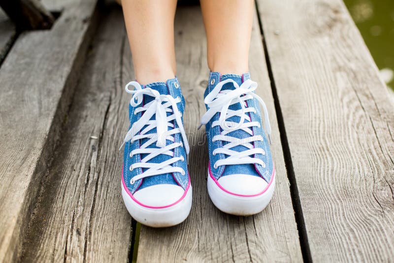 198 Legs Woman Converse Stock Photos - Free & Royalty-Free Stock Photos ...