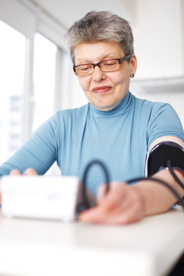 Woman measured her blood pressure