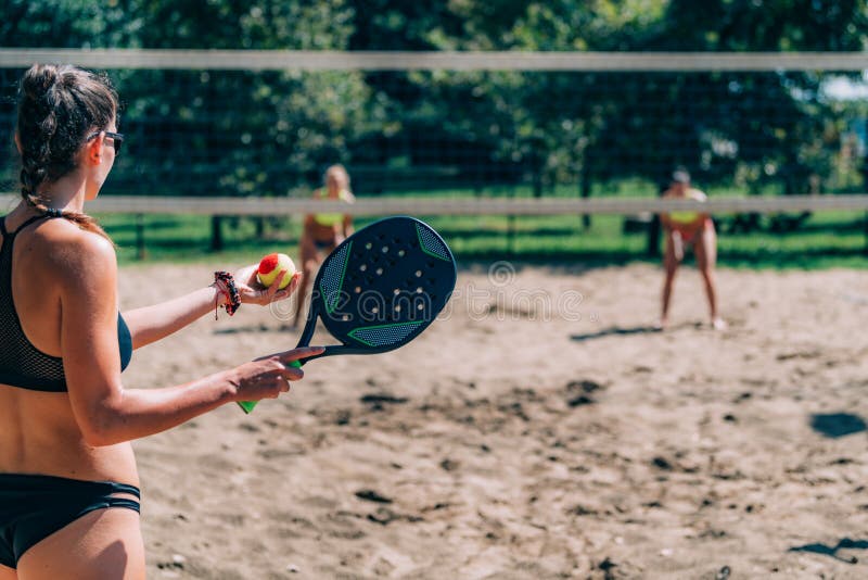 How to Play Beach Tennis? 