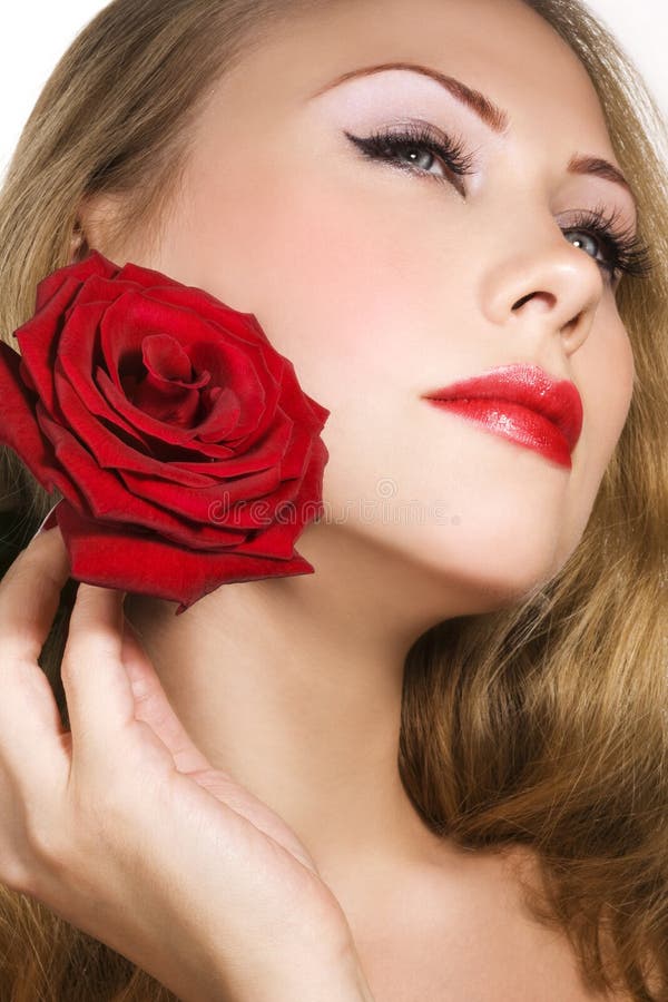 Portrét ženy s červené růže.