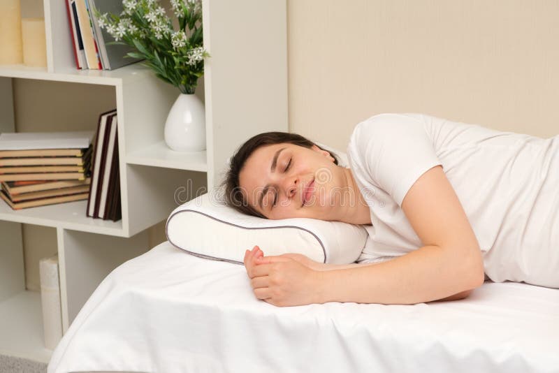 Wrong and Correct Sleeping Posture. Right Pillow and Mattress Stock Image -  Image of medical, lying: 186618607