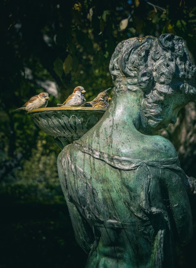 Woman Statue With Bird Bath Picture. Image 109922236