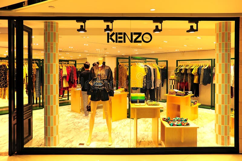 31,946 Kenzo Outfit Stock Photos, High-Res Pictures, and Images