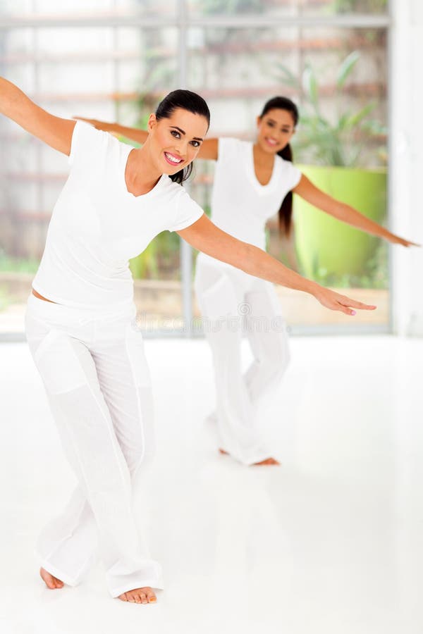 Women in fitness dance class