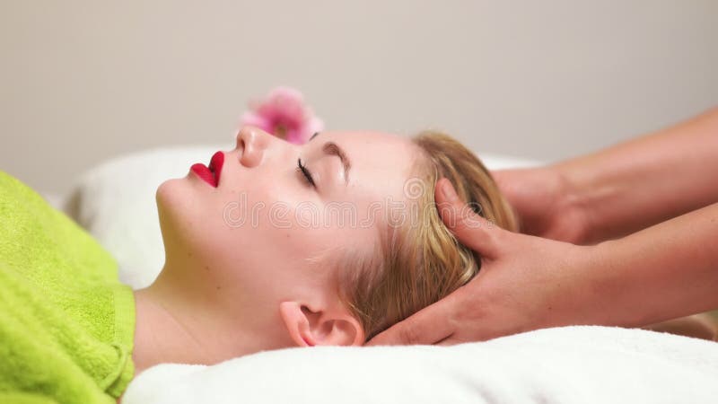 Women Receiving Head Massage Stock Video Video Of Pampering Care 88108669