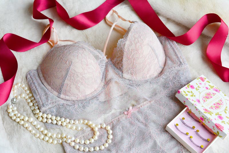 Women`s Lace Underwear Gentle Pink Color: Bra and Panties