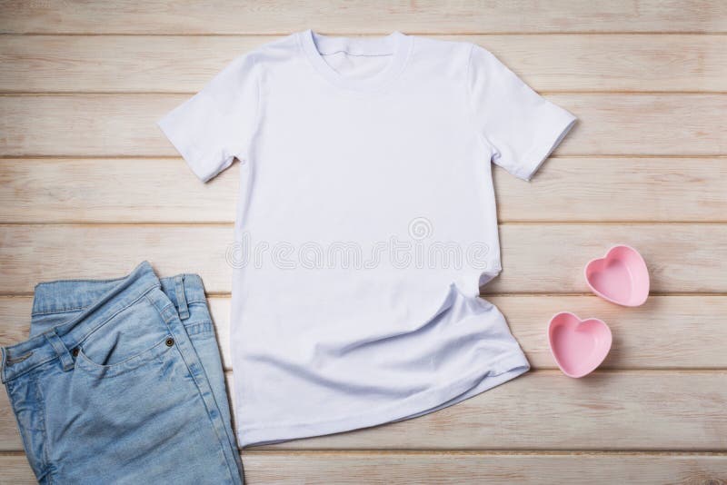 Blank Pink Tee Shirt Stock Illustrations – 422 Blank Pink Tee Shirt Stock  Illustrations, Vectors & Clipart - Dreamstime