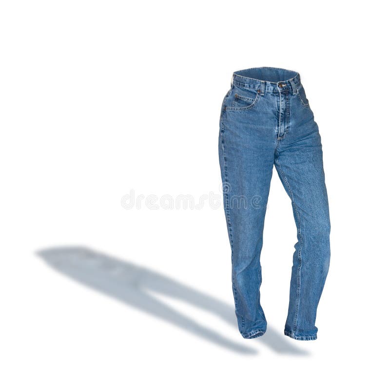 Una coppia formata di womans indossato zampe dritto jeans blu libra al di sopra del terreno casting leggermente ombra blu.