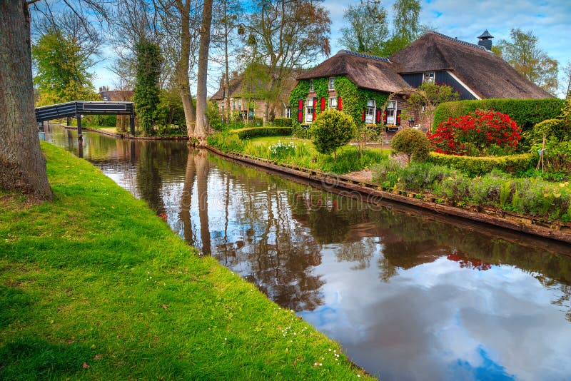 Amazing dutch village and traditional houses, Giethoorn, Netherlands, Europe royalty free stock photo Amazing dutch village and traditional houses, Giethoorn, Netherlands, Europe royalty free stock photo