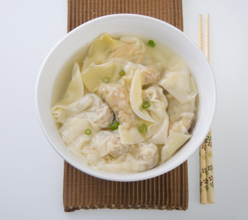 Wonton-Suppe stockbild. Bild von hintergrund, mahlzeit - 24621855