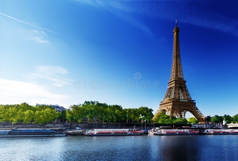 Wonton w Paryż z wieżą eifla