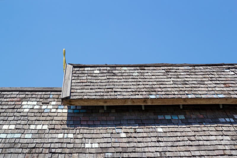 Wood roofing pattern detail