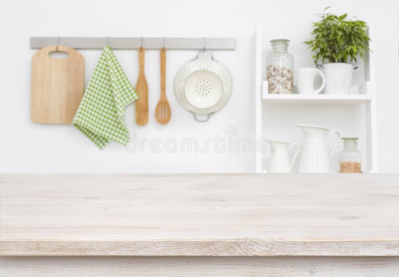 Wood texturtabell över den oskarpa kökväggen och hyllabakgrund royaltyfri bild Wood texturtabell över den oskarpa kökväggen och hyllabakgrund royaltyfri bild