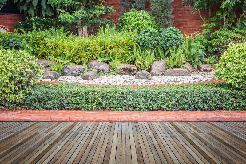 Woodecking Oder Bodenbelag Und Anlage Im Garten Dekorativ