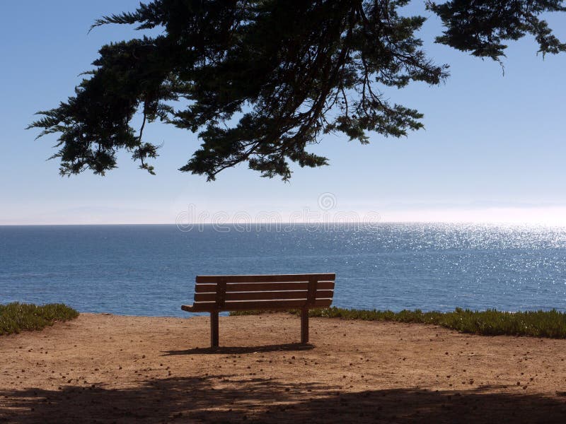 Wooden bench at the ocean