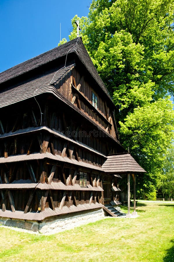 Dřevěný kostel v Hronseku, Slovensko