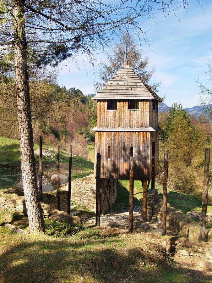 Drevená fortifikačná veža v Havránku