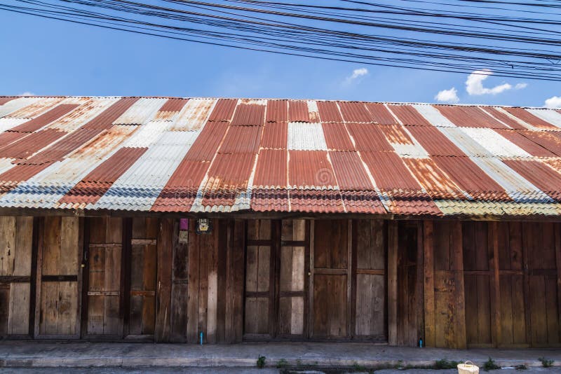 white tin roof house white tin roof house