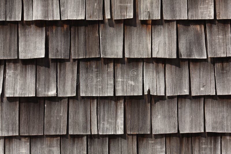 Wooden roof shingle