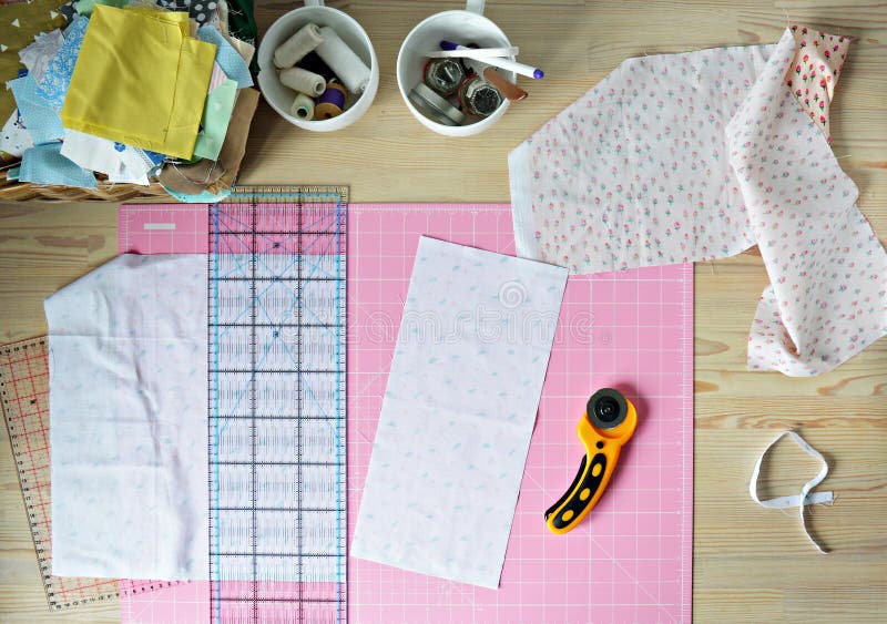 CUTTING MAT PINS SEWING ITEMS CRAFTS COTTON FABRIC FQ CUTTING MAT PINS SEWING ITEMS CRAFTS COTTON FABRIC FQ