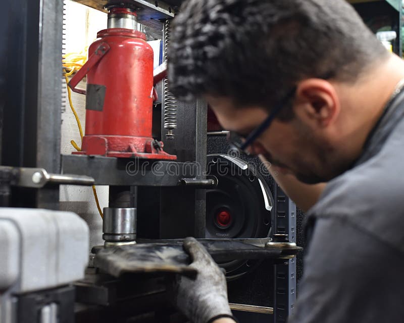 Hydraulic Press Auto Repair Stock Photos Free & RoyaltyFree Stock