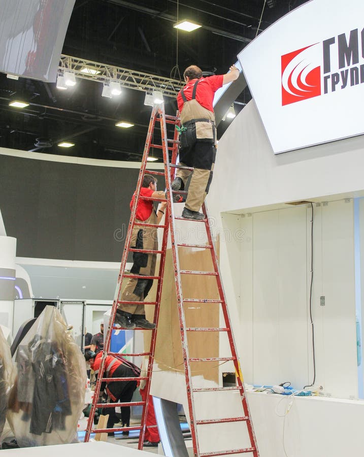 Workers Install Molding Stock Photos Free & RoyaltyFree Stock Photos