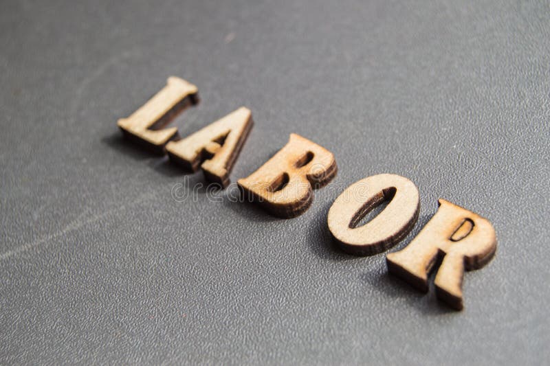 Wortarbeit auf grauem Hintergrund mit Kopienraum und Raum für Text, hölzerne Weinlesebuchstaben stockfotos Wortarbeit auf grauem Hintergrund mit Kopienraum und Raum für Text, hölzerne Weinlesebuchstaben stockfotos