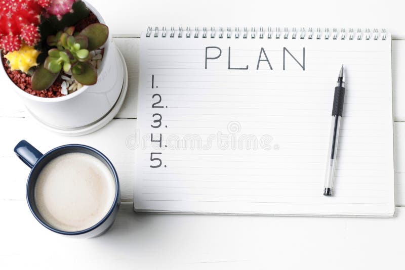 Wpisowy plan w notepad, w górę, odgórny widok, pojęcie planowanie, bramkowy położenie obrazy stock Wpisowy plan w notepad, w górę, odgórny widok, pojęcie planowanie, bramkowy położenie obrazy stock