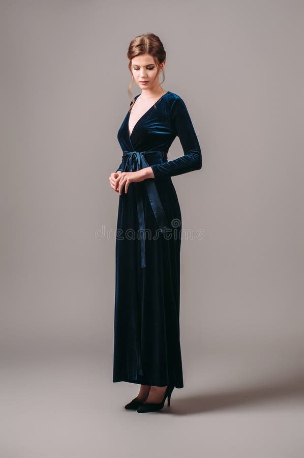 Navy Bow V Neck Velvet Long Sleeve Prom Dress Navy Bow V Neck Velvet Long Sleeve Prom Dress