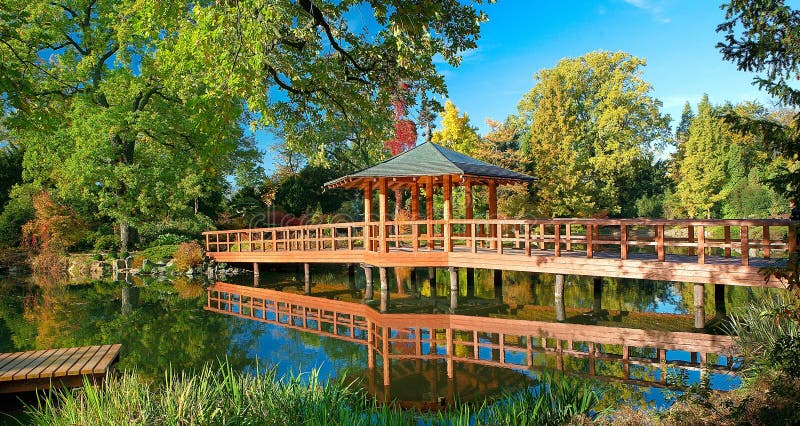 Wroclaw japonés del jardín imagen de archivo. Imagen de lago - 27288601