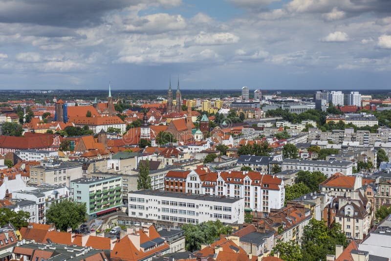 WROCLAW, POLEN - JULI 07, 2016: Toneel de zomer luchtpanorama o royalty-vrije stock afbeelding WROCLAW, POLEN - JULI 07, 2016: Toneel de zomer luchtpanorama o royalty-vrije stock afbeelding