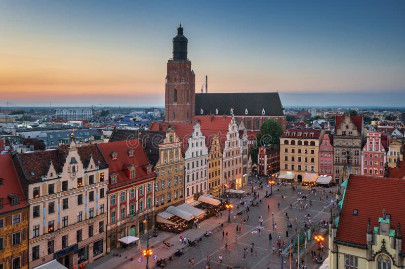 Wroclaw polonia august 16 2024 : arhitectura frumoasă a vechii piețe a orașelor din Wroclaw, din Polonia de la apus stock photos