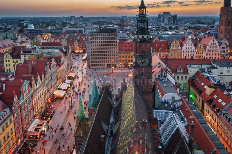 Wroclaw polonia august 16 2024 : arhitectura frumoasă a vechii piețe a orașelor din Wroclaw, din Polonia de la apus stock photos