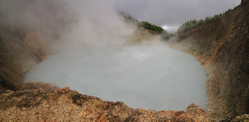 Wrzący jezioro, dolina Desolation w Dominica wyspie obrazy royalty free