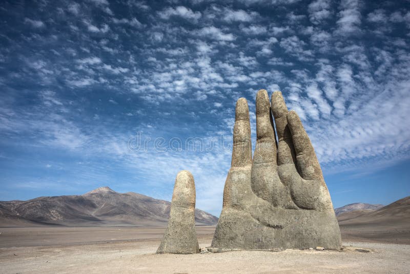 Wręcza rzeźbę symbol Atacama pustynia zdjęcia stock